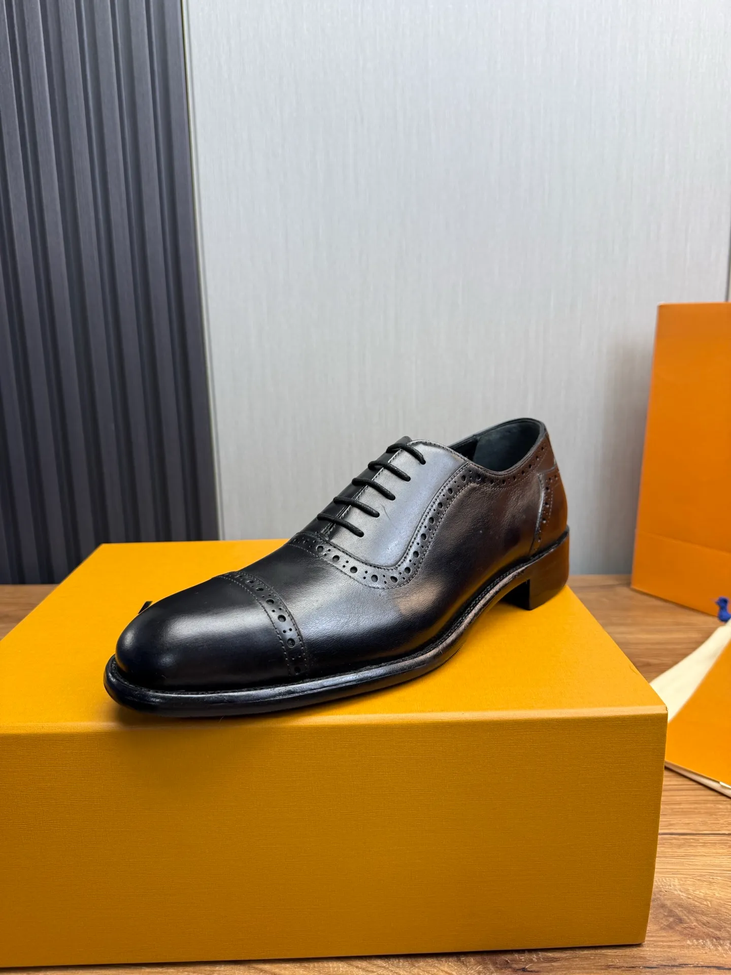 Men's shoes💰760💰 LV. Men's business casual leather shoes, 1:1 shipment ⬆️Luxurious and noble👞All imported original brand leather, just to create a more comfortable wearing experience, upper: original cowhide ➕Imported full cow lining, original leather outsole ✔️36-45 (38.45 non-refundable)